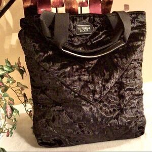 BEAUTIFUL BLACK PLUSH VICTORIA’S SECRET TOTE NEW
